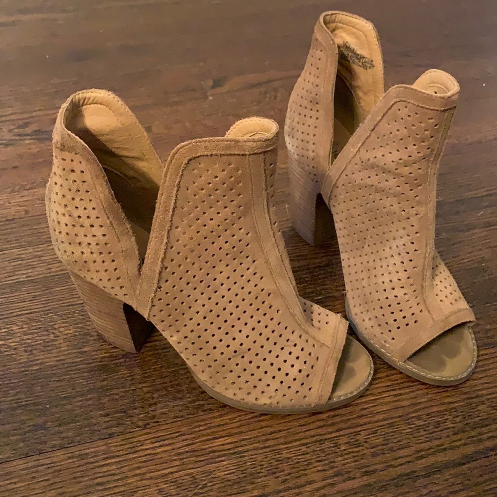 Lucky brand shoes